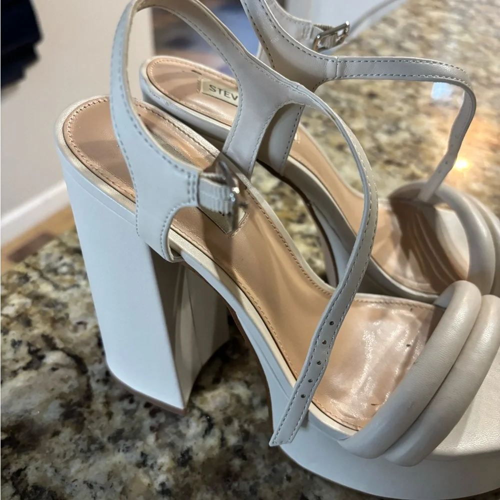 Steve Madden Cream Platform Sandals - Picture 5 of 5